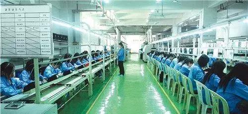 宁愿零薪游天下，不进工厂谋生计 旅游业如何分流制造业劳动力